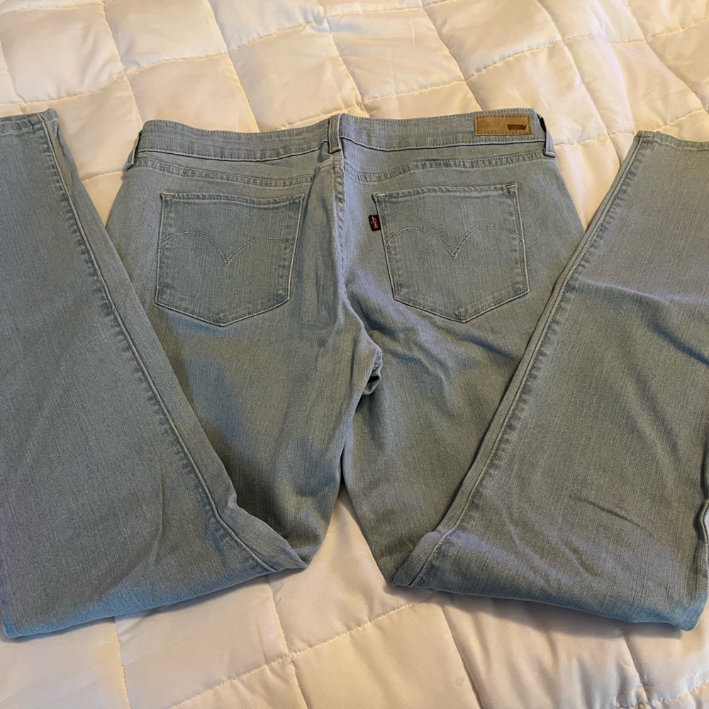 Levi’s light blue stretch denim jeans